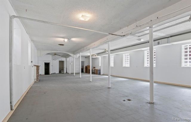 2935 Yemans Street, Hamtramck, MI 48212