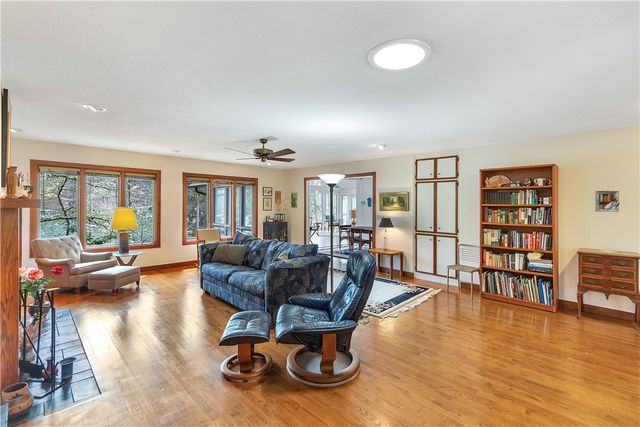 3 Wave Court, Salem, SC 29676