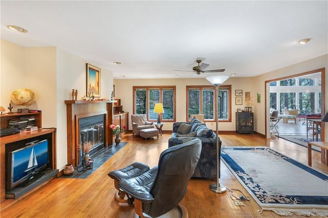 3 Wave Court, Salem, SC 29676