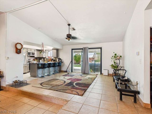 101 Comstock Street, Pahrump, NV 89048