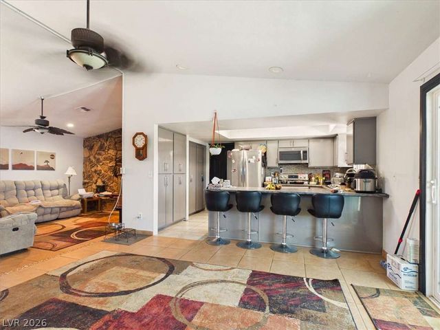 101 Comstock Street, Pahrump, NV 89048