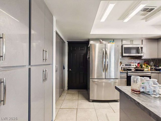 101 Comstock Street, Pahrump, NV 89048