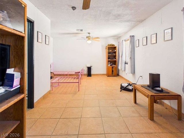 101 Comstock Street, Pahrump, NV 89048