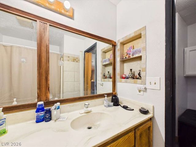 101 Comstock Street, Pahrump, NV 89048