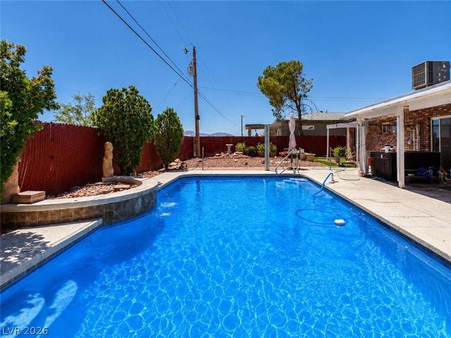 101 Comstock Street, Pahrump, NV 89048