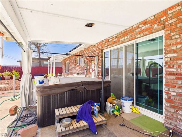 101 Comstock Street, Pahrump, NV 89048