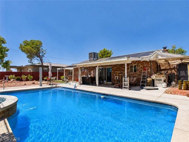 101 Comstock Street, Pahrump, NV 89048
