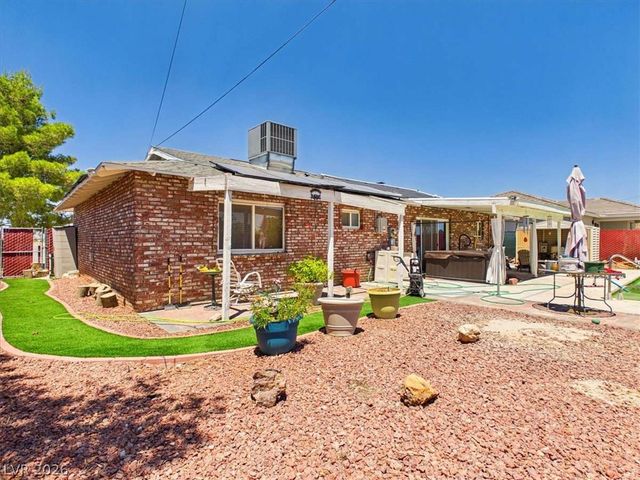 101 Comstock Street, Pahrump, NV 89048