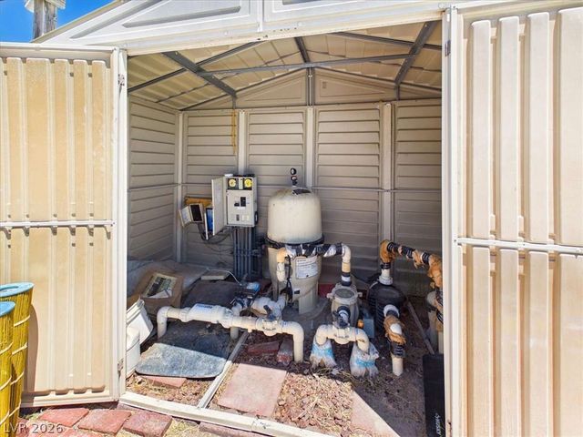 101 Comstock Street, Pahrump, NV 89048