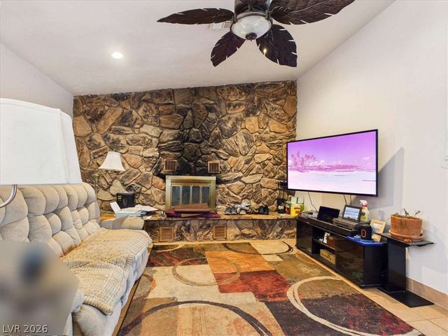 101 Comstock Street, Pahrump, NV 89048