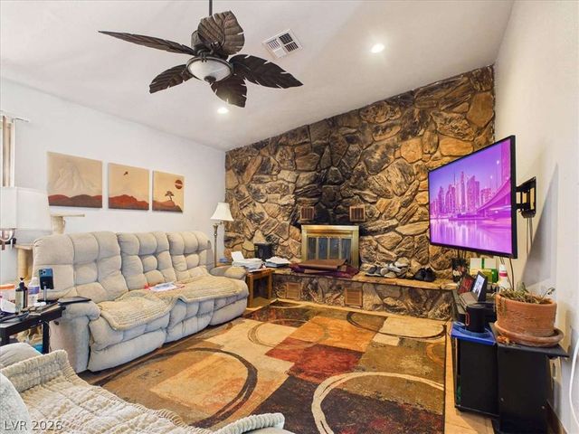 101 Comstock Street, Pahrump, NV 89048