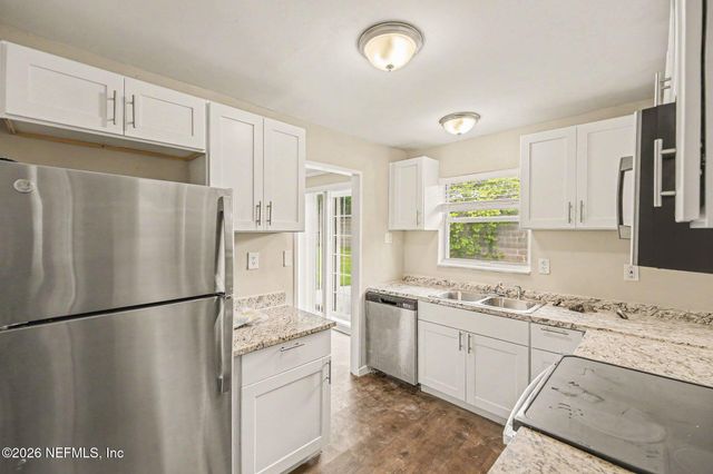 8061 DELAROCHE Drive, Jacksonville, FL 32210