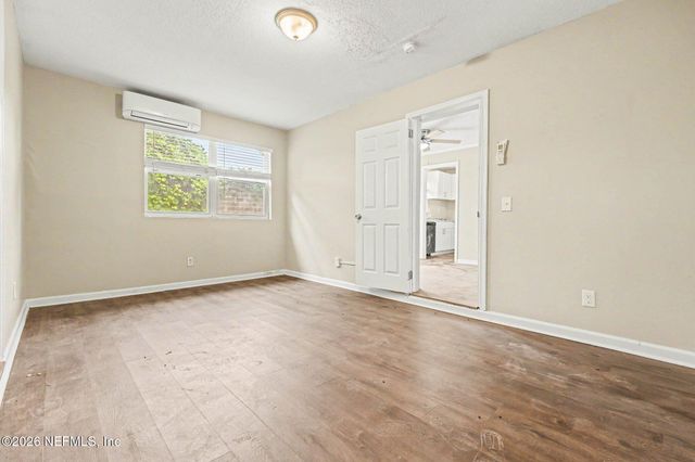 8061 DELAROCHE Drive, Jacksonville, FL 32210