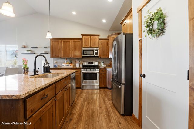 13421 N Shimmering CT, Rathdrum, ID 83858