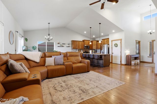 13421 N Shimmering CT, Rathdrum, ID 83858