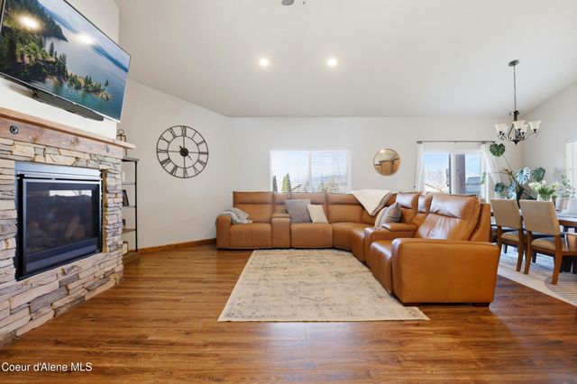 13421 N Shimmering CT, Rathdrum, ID 83858
