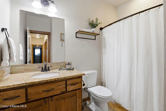 13421 N Shimmering CT, Rathdrum, ID 83858