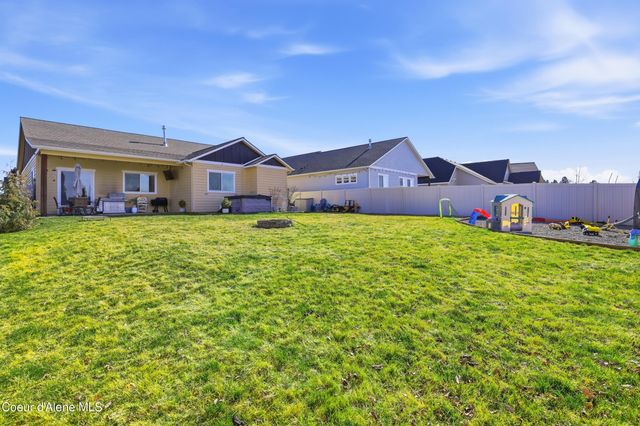 13421 N Shimmering CT, Rathdrum, ID 83858