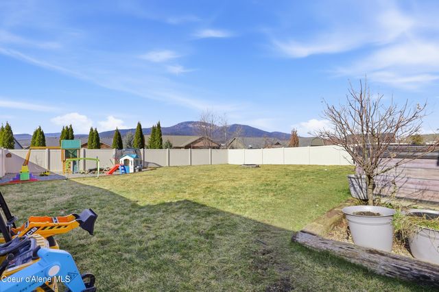 13421 N Shimmering CT, Rathdrum, ID 83858