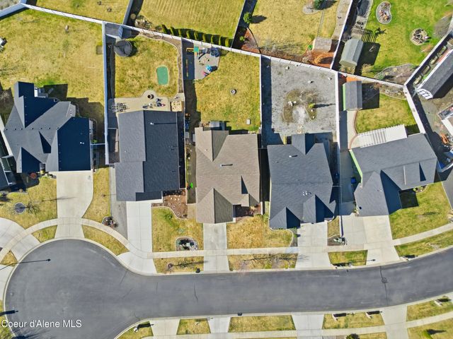 13421 N Shimmering CT, Rathdrum, ID 83858