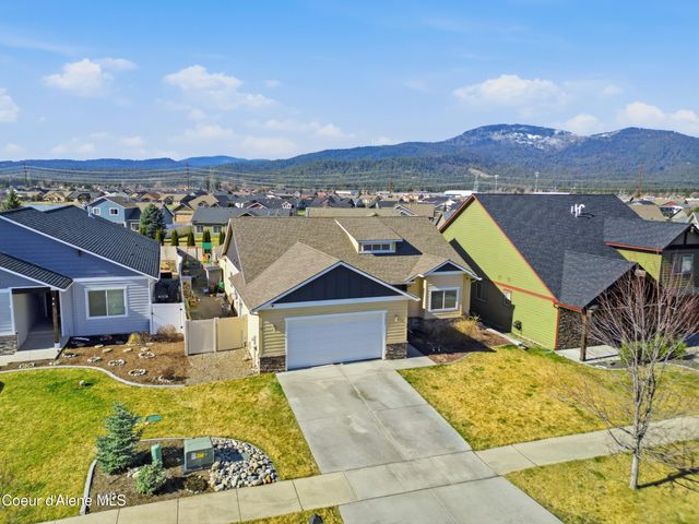 13421 N Shimmering CT, Rathdrum, ID 83858