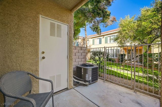 251 South Green Valley Parkway 2814, Henderson, NV 89012