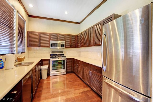 251 South Green Valley Parkway 2814, Henderson, NV 89012