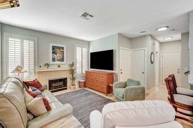 251 South Green Valley Parkway 2814, Henderson, NV 89012