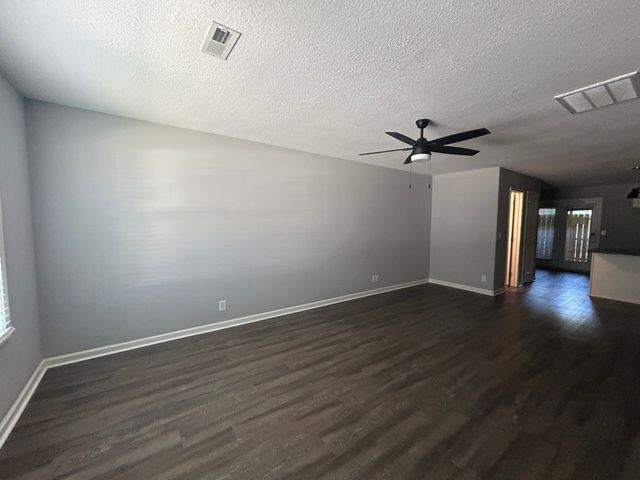 228 Woodland Valley Ln, Clarksville, TN 37040