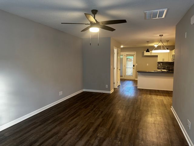 228 Woodland Valley Ln, Clarksville, TN 37040