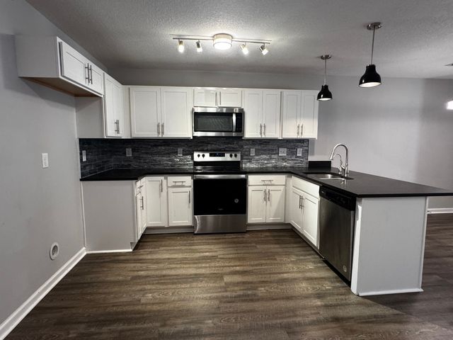 228 Woodland Valley Ln, Clarksville, TN 37040