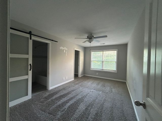 228 Woodland Valley Ln, Clarksville, TN 37040
