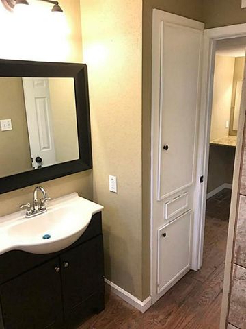 638 Heidrich St Street 19, Houston, TX 77018