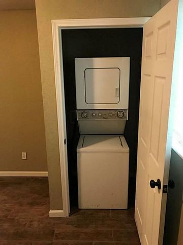 638 Heidrich St Street 19, Houston, TX 77018