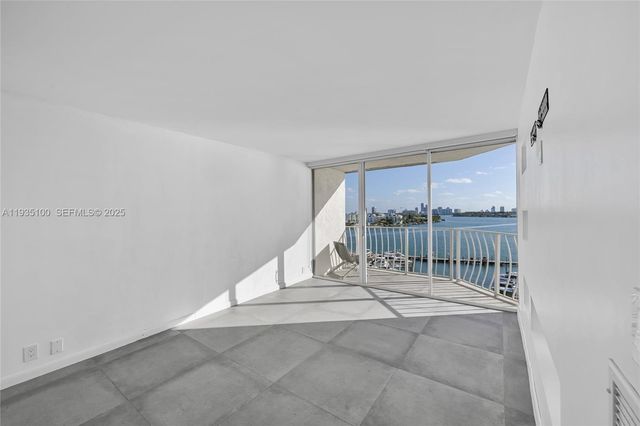 7601 E Treasure Dr 920, North Bay Village, FL 33141