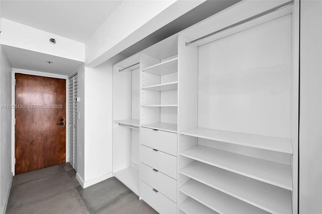 7601 E Treasure Dr 920, North Bay Village, FL 33141