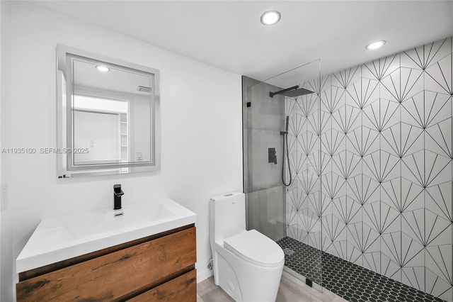 7601 E Treasure Dr 920, North Bay Village, FL 33141