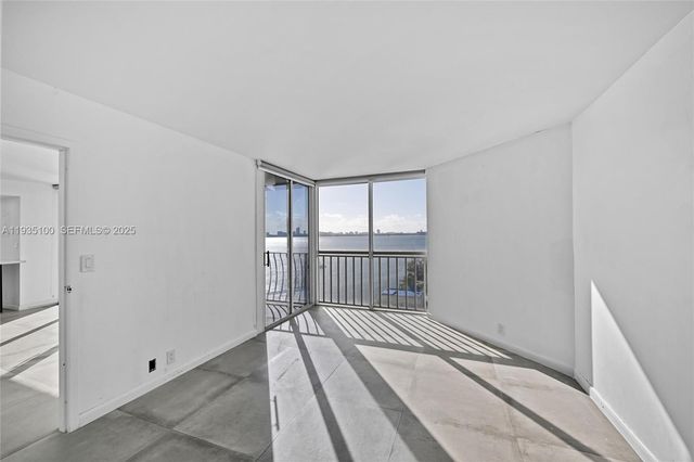 7601 E Treasure Dr 920, North Bay Village, FL 33141