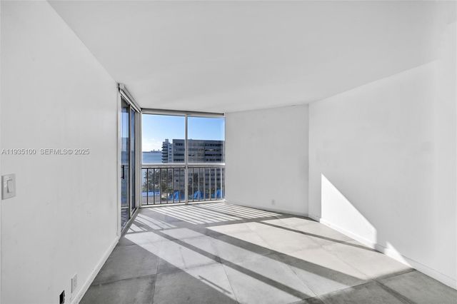 7601 E Treasure Dr 920, North Bay Village, FL 33141