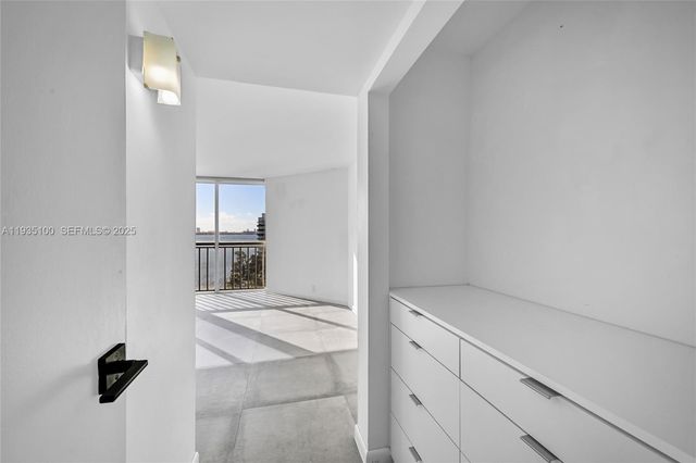 7601 E Treasure Dr 920, North Bay Village, FL 33141