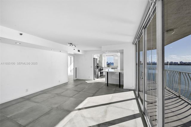 7601 E Treasure Dr 920, North Bay Village, FL 33141