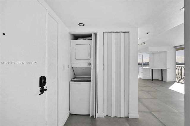 7601 E Treasure Dr 920, North Bay Village, FL 33141