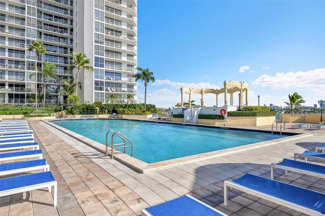 7601 E Treasure Dr 920, North Bay Village, FL 33141