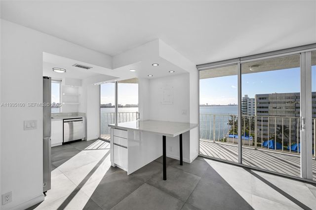 7601 E Treasure Dr 920, North Bay Village, FL 33141