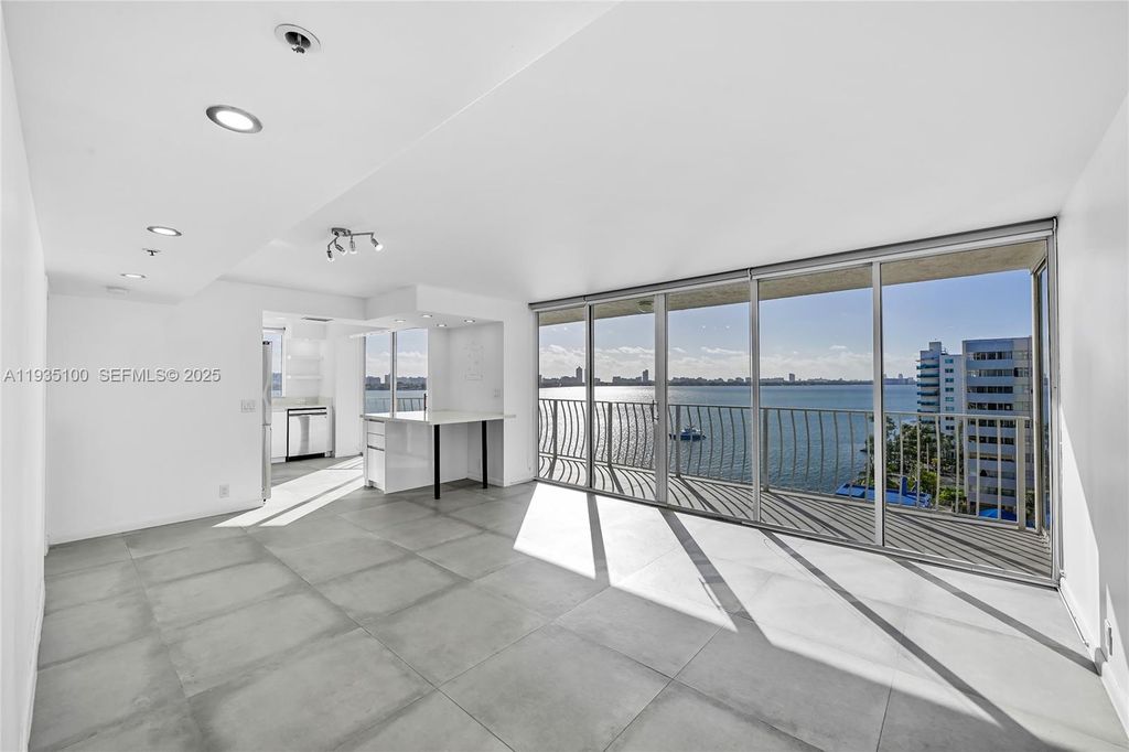 7601 E Treasure Dr 920, North Bay Village, FL 33141