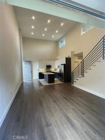 6445 Woodley Avenue 204, Lake Balboa, CA 91406