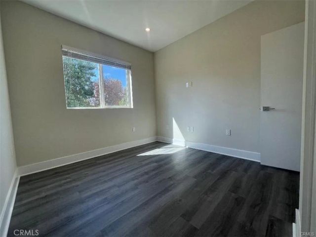 6445 Woodley Avenue 204, Lake Balboa, CA 91406