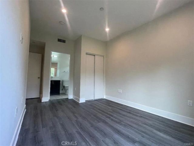 6445 Woodley Avenue 204, Lake Balboa, CA 91406