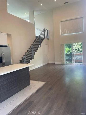 6445 Woodley Avenue 204, Lake Balboa, CA 91406