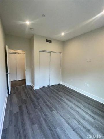 6445 Woodley Avenue 204, Lake Balboa, CA 91406